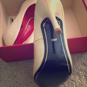 Brand NEW Nude Pumps